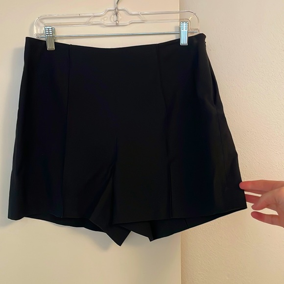 Diane Von Furstenberg black high waisted shorts - Picture 1 of 3
